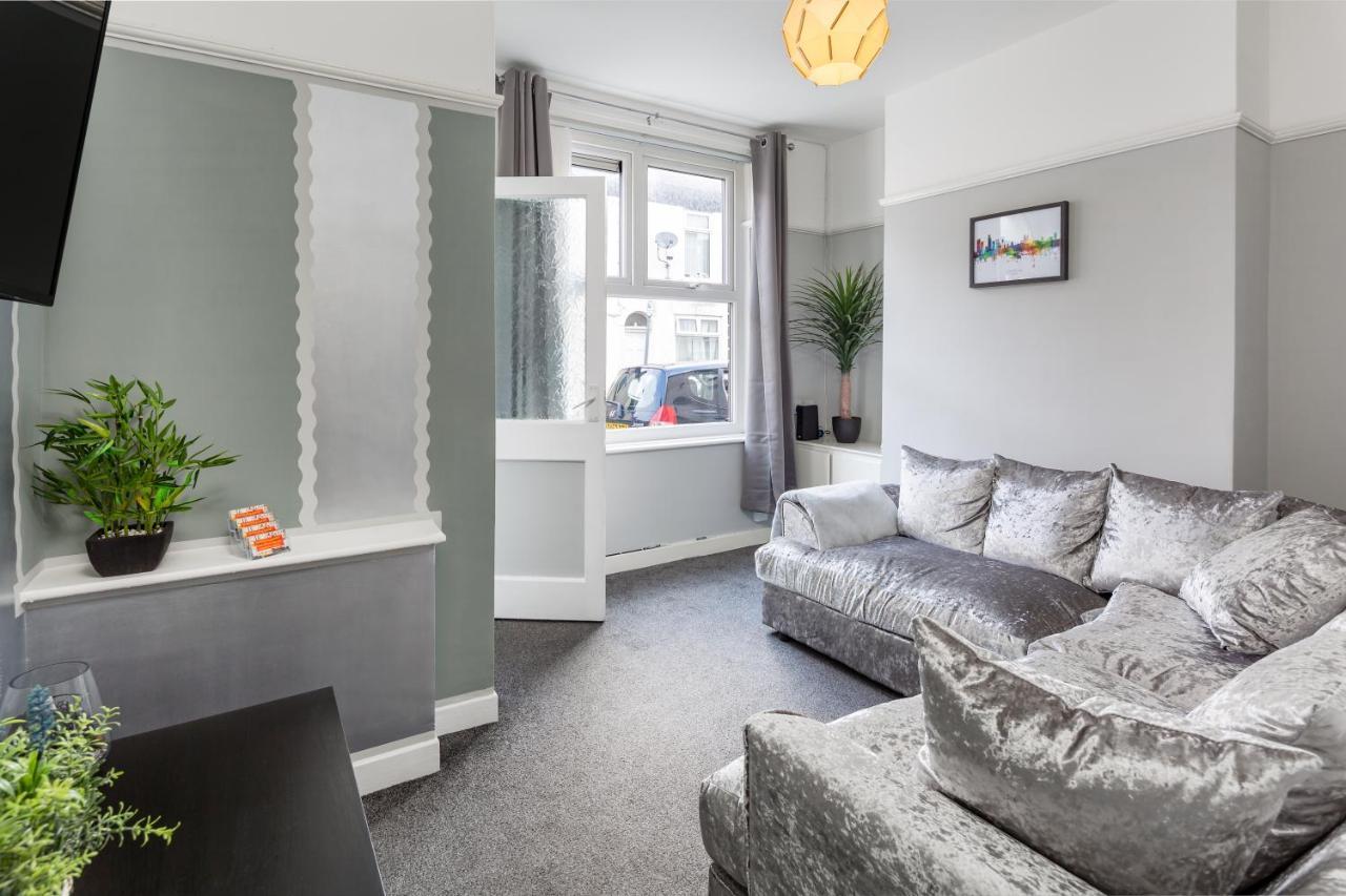 Comfortable Liverpool Townhouse - Free Parking Экстерьер фото
