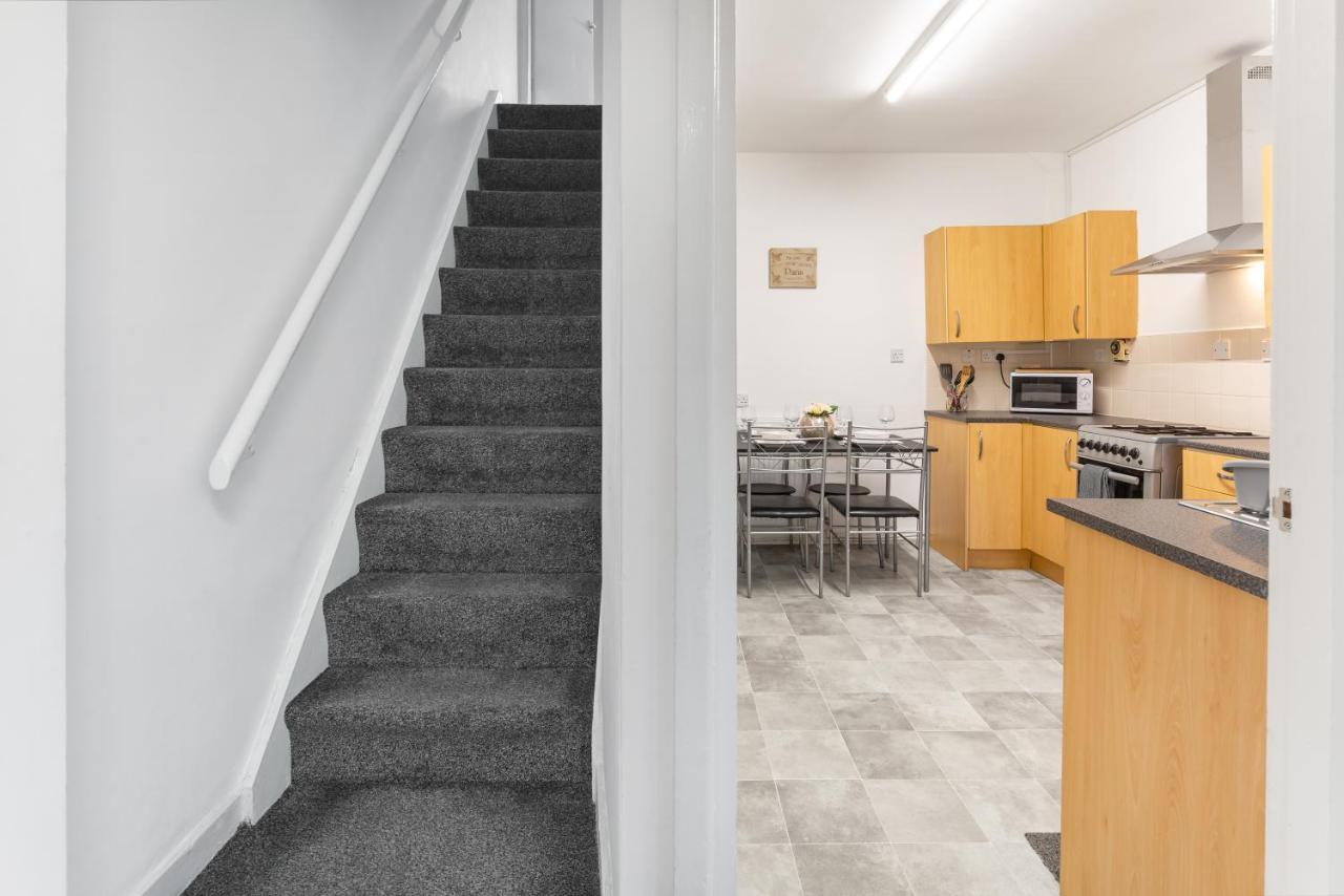 Comfortable Liverpool Townhouse - Free Parking Экстерьер фото